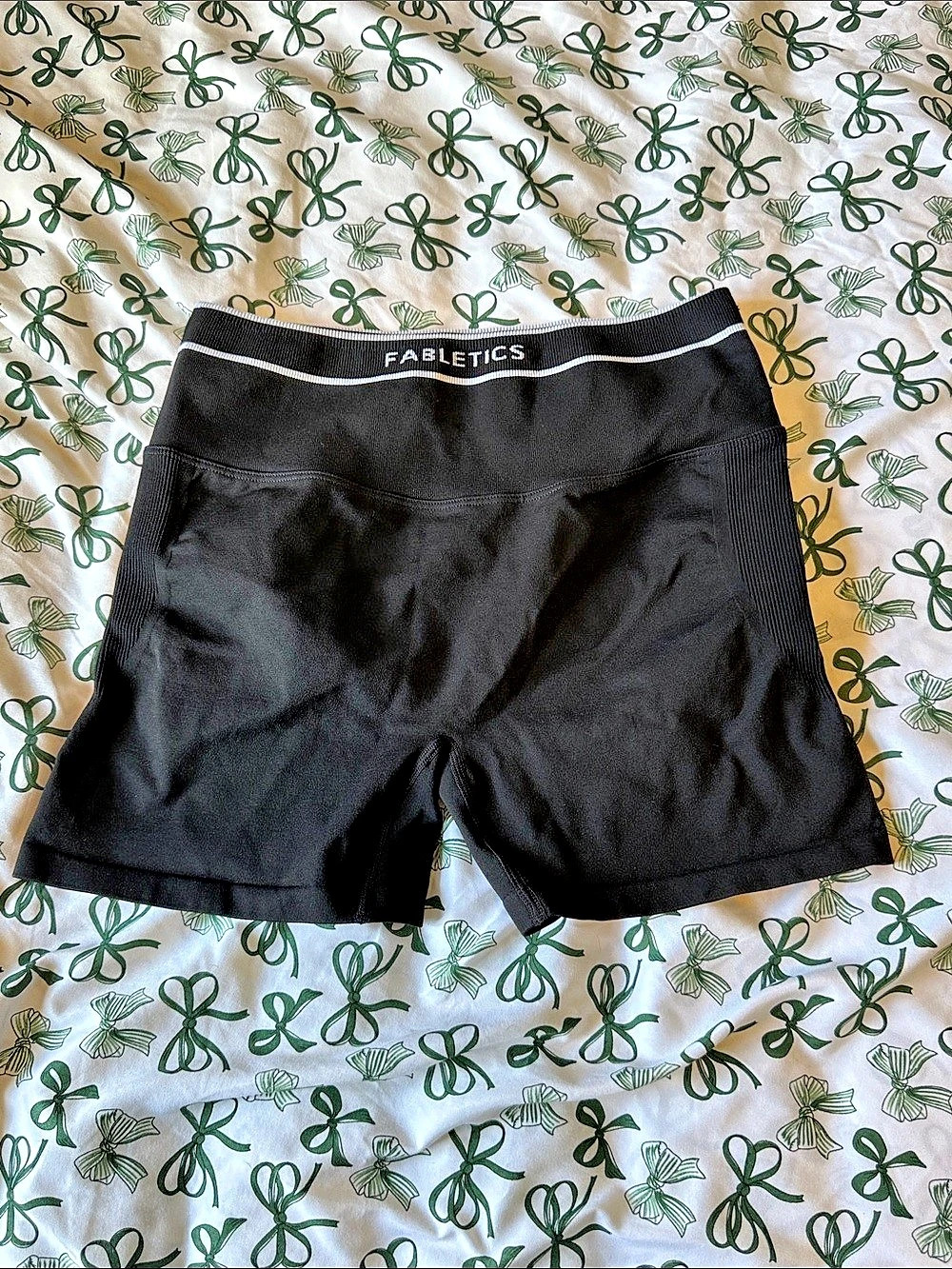 Fabletics Seamless Scrunch Short 4" Black Medium NWT b57
